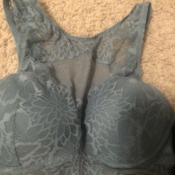 2 Victoria’s Secret bralettes - Picture 2 of 7